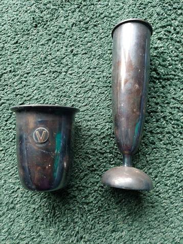 Verzilverde Vaas en Beker Set beschikbaar voor biedingen