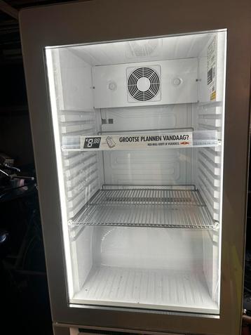 Redbull koelkast beschikbaar voor biedingen