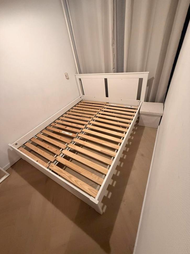 IKEA Bedframe + Lattenbodem 160x200 - Zo goed als nieuw!, Huis en Inrichting, Slaapkamer | Bedden, Zo goed als nieuw, Tweepersoons