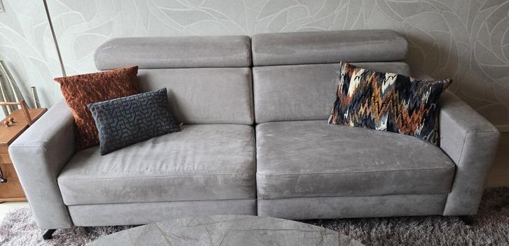 3-zits Rigas bank, Huis en Inrichting, Banken | Complete zithoeken, Zo goed als nieuw, Leer, Stof, Ophalen