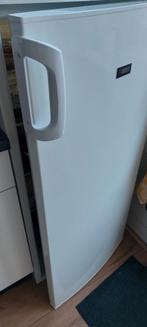 GRATIS Koelkast  Zanussi zgan! Schoon! 124 cm h,58 d,55b, Ophalen, 150 tot 200 liter, Zonder vriesvak, 120 tot 140 cm