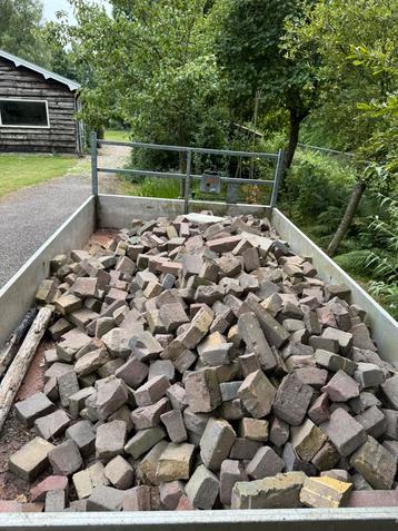Aanhanger vol steentjes - GRATIS afhalen! beschikbaar voor biedingen