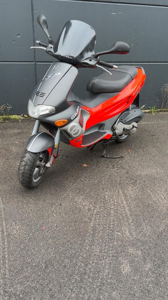Gilera runner fluo rosso, Motoren, Tuning en Styling, Ophalen