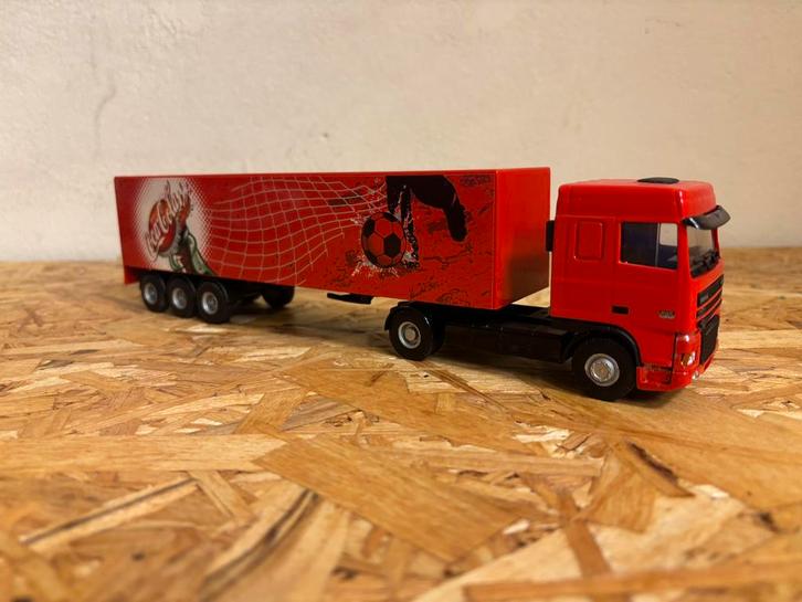 Lion Toys DAF 95XF Coca-Cola vrachtwagen (schaal 1:50), Hobby en Vrije tijd, Modelauto's | 1:87, Zo goed als nieuw, Bus of Vrachtwagen