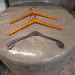 Te koop kleding hangers houd en kunststof, Ophalen of Verzenden, Zo goed als nieuw, Kunststof
