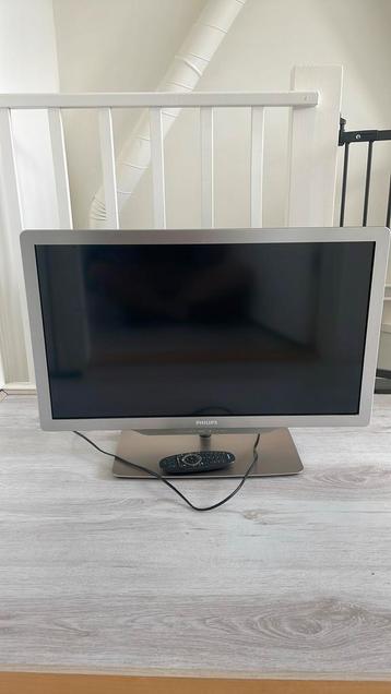 Phillips 42inch 3D Full HD TV - met Ambilight  beschikbaar voor biedingen