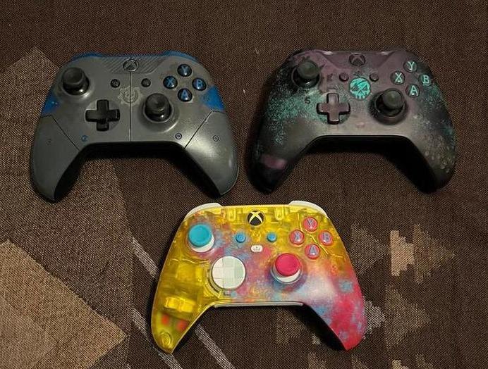 Limited Edition Xbox Controllers - One & Series, Spelcomputers en Games, Spelcomputers | Xbox | Accessoires, Zo goed als nieuw