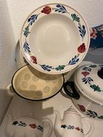Boch 17 diepe borden boerenbont, Huis en Inrichting, Keuken | Servies, Ophalen, Zo goed als nieuw, Bord(en), Aardewerk