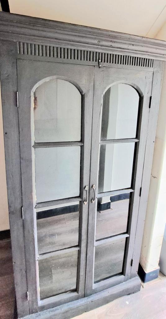 Vitrinekast, zwart, 2 deurs, Huis en Inrichting, Kasten | Vitrinekasten, Gebruikt, 150 tot 200 cm, 100 tot 150 cm, 25 tot 50 cm