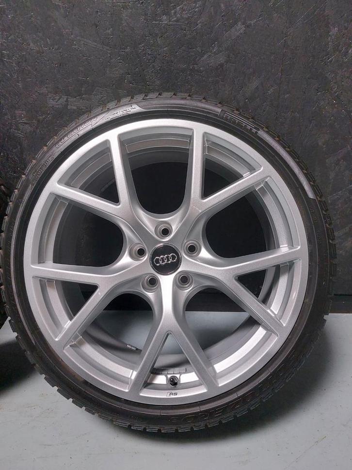 Originele 19 inch Audi RS3 8Y velgen 235 35 19, Auto-onderdelen, Banden en Velgen, Banden en Velgen, Zomerbanden, 19 inch, 235 mm