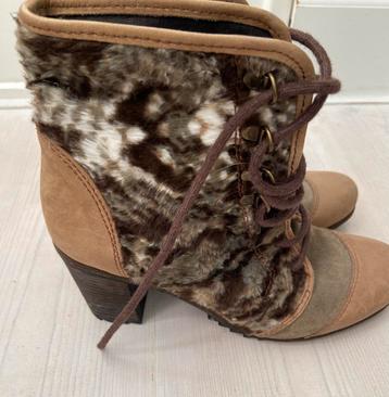 Leuke laarsjes! beschikbaar voor biedingen