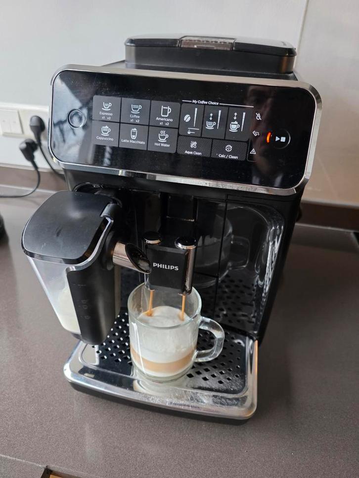 EP3241/50 Philips LatteGo koffiemachine, Witgoed en Apparatuur, Koffiezetapparaten, Gebruikt, Gemalen koffie, Koffiebonen, Koffiemachine