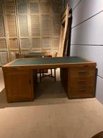 Vintage teakhouten bureau met groen leren blad, Huis en Inrichting, Bureaus, Ophalen of Verzenden, Bureau
