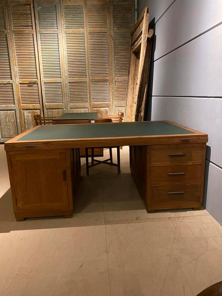 Vintage teakhouten bureau met groen leren blad, Huis en Inrichting, Bureaus, Bureau, Ophalen of Verzenden