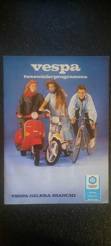 Folder Vespa-Gilera-Bianchi tweewielerprogramma 16 pagina's beschikbaar voor biedingen