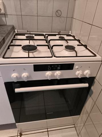 Siemens gasfornuis en oven  beschikbaar voor biedingen