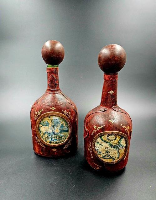 2x Fausto Cordin lederen karaffen uit Italië. Prijs p.st., Antiek en Kunst, Antiek | Woonaccessoires, Ophalen of Verzenden