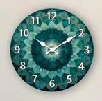 Elegante Groene Wandklok met bloem motief., Huis en Inrichting, Woonaccessoires | Klokken, Ophalen of Verzenden, Nieuw, Analoog