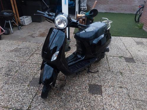Agm vx50 Hoogglans zwart, Fietsen en Brommers, Snorfietsen en Snorscooters, Gebruikt, Overige merken, Benzine, Ophalen