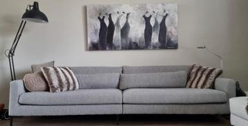 Zo goed als nieuwe grijze boucle bank beschikbaar voor biedingen