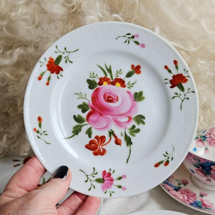 August Warnecke Ostfriesische rose gebaksbord | p.st.*5=4*, Huis en Inrichting, Keuken | Servies, Zo goed als nieuw, Bord(en)