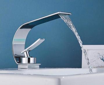 Design Wastafelkraan Mengkraan Nieuw in Doos  beschikbaar voor biedingen