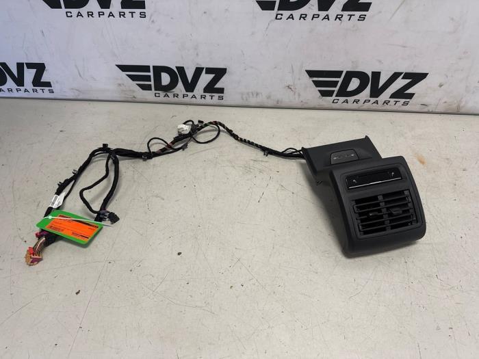 Luchtrooster achter van een Volkswagen Golf, Auto-onderdelen, Carrosserie en Plaatwerk, Volkswagen, Gebruikt, 3 maanden garantie