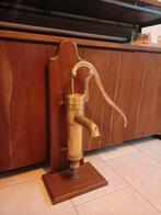 Koperen antieke water pomp ziet foto, Ophalen