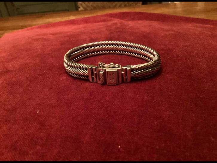 Buddha to buddha armband “Edwin XS” zo goed als nieuw, Sieraden, Tassen en Uiterlijk, Armbanden, Zo goed als nieuw, Zilver, Ophalen of Verzenden
