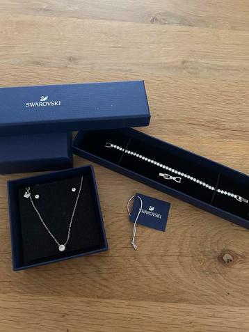 Swarovski dames set beschikbaar voor biedingen