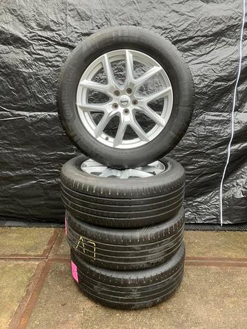 18 inch originele Volvo XC-60 velgen met zomerbanden.  beschikbaar voor biedingen