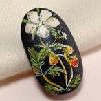 Vintage retro handgeschilderde broche steen wilde aardbei, Overige materialen, Minder dan 4 cm, Grijs, Gebruikt