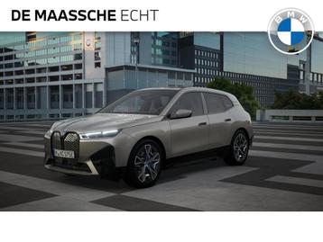 BMW iX xDrive40 Excellence 71 kWh / Panoramadak Sky Lounge /