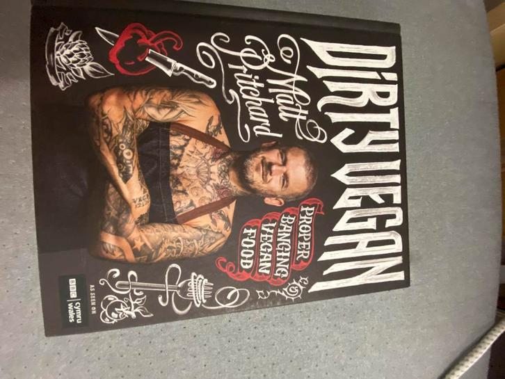 Vegan kookboek Dirty Vegan, Matt Pritchard, Boeken, Kookboeken, Zo goed als nieuw, Ophalen
