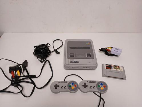 Snes met 2 controllers, spel bekabeling en hdmi verloop, Spelcomputers en Games, Spelcomputers | Nintendo Super NES, Zo goed als nieuw