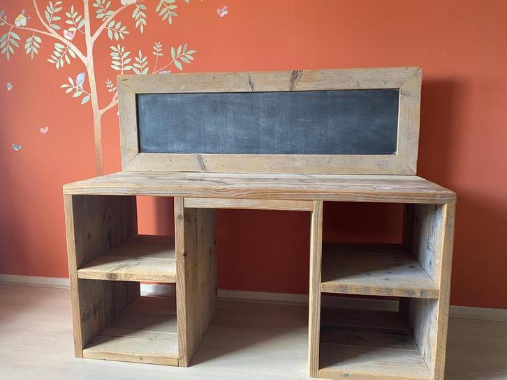 Steigerhouten bureau met schoolbord, Huis en Inrichting, Bureaus, Gebruikt, Bureau, Ophalen