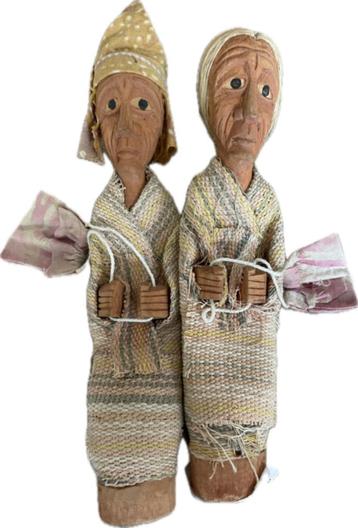 2 x vintage oude houten Toraja popjes. Indonesie / Sulawesi. beschikbaar voor biedingen