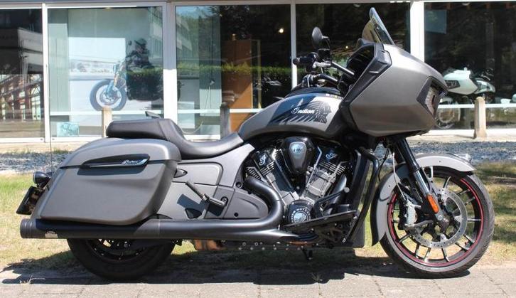 Indian Challenger dark horse + Jekill & Hyde uitlaat, Motoren, Motoren | Overige merken, Particulier, Toermotor, meer dan 35 kW