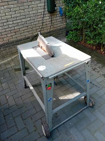 Zaagtafel  beschikbaar voor biedingen