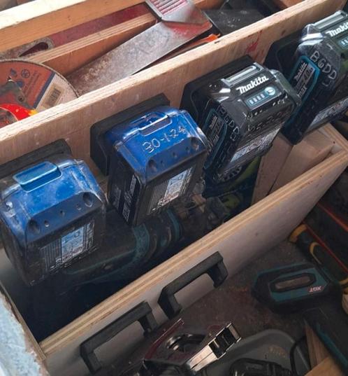 5 accu/tool houders = €10! Makita/DeWalt/Hilti/Parkside..., Doe-het-zelf en Verbouw, Gereedschap | Machine-onderdelen en Toebehoren