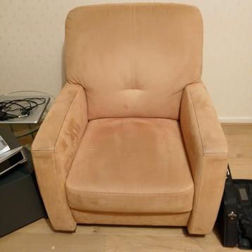 Gratis fauteuil af te halen beschikbaar voor biedingen