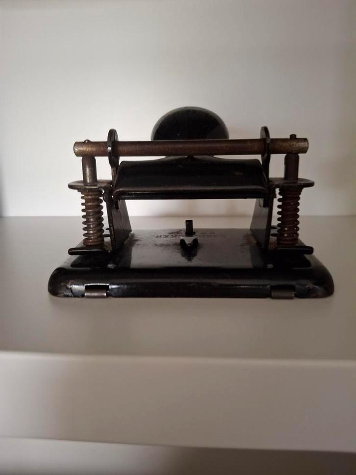 Vintage Soennecken perforator, Antiek en Kunst, Antiek | Kantoor en Zakelijk, Ophalen of Verzenden