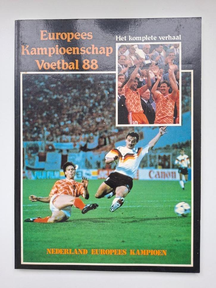 Boek Europees kampioenschap voetbal 88, Boeken, Sportboeken, Gelezen, Balsport, Verzenden