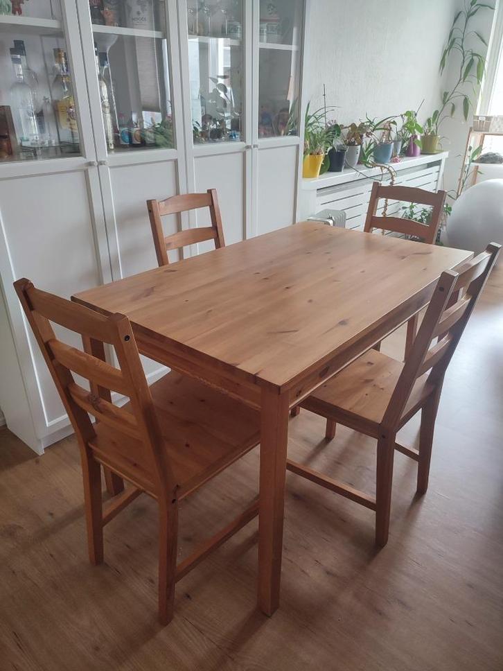 Ikea 4 seat dining table and 4 chairs, Huis en Inrichting, Tafels | Eettafels, Gebruikt, 50 tot 100 cm, 100 tot 150 cm, Vier personen