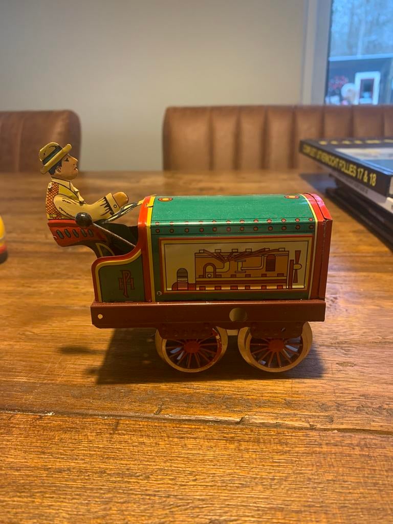 Mannetje met locomotief, Ophalen of Verzenden
