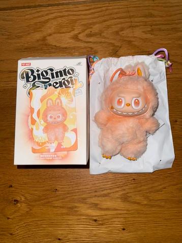 Pop Mart Labubu The Monsters Big into Energy Happiness beschikbaar voor biedingen