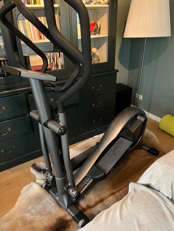 Inifini Crosstrainer beschikbaar voor biedingen