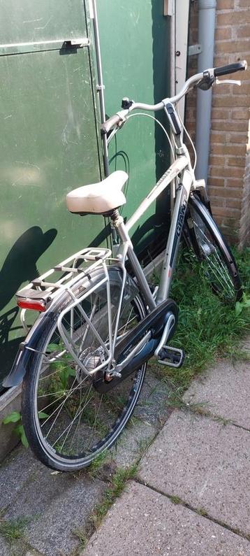 Giant heren fiets beschikbaar voor biedingen