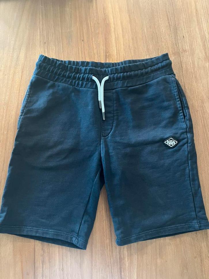 NIK & NIK blauwe korte broek joggingbroek zgan mt 12 = 152, Kinderen en Baby's, Kinderkleding | Maat 152, Zo goed als nieuw, Jongen