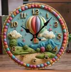 Ronde wandklok van hout Luchtballon (25cm), Huis en Inrichting, Ophalen of Verzenden, Nieuw, Wandklok